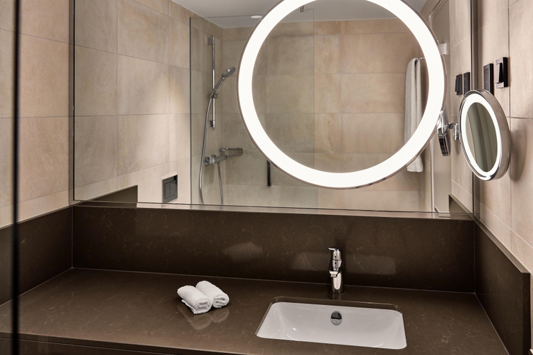 Bathroom 4, Hilton Vienna Park, Wien
