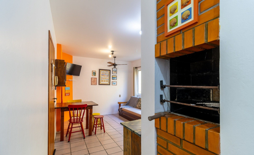 Others 4, Beautiful apt w/ Barbecue, Close to Beach. Bou0101, Florianopolis