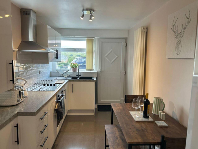 Others 3, Immaculate 1-bed House in Newtown, Disley, Derbyshire