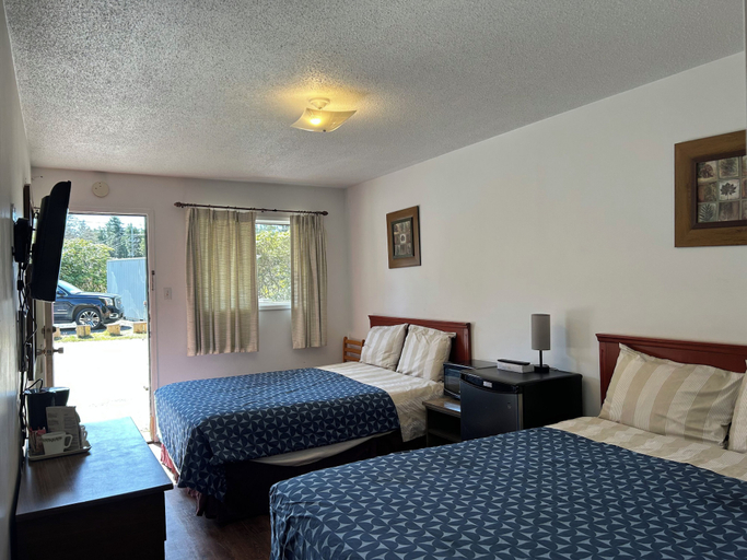Bedroom 3, Dolphin Motel Tofino, Alberni-Clayoquot