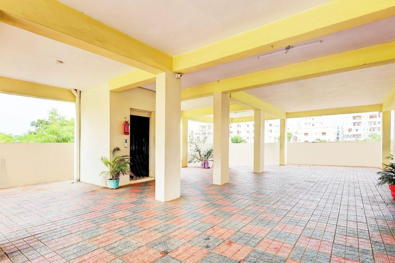 Others 3, Hotel O Kannur, Krishna