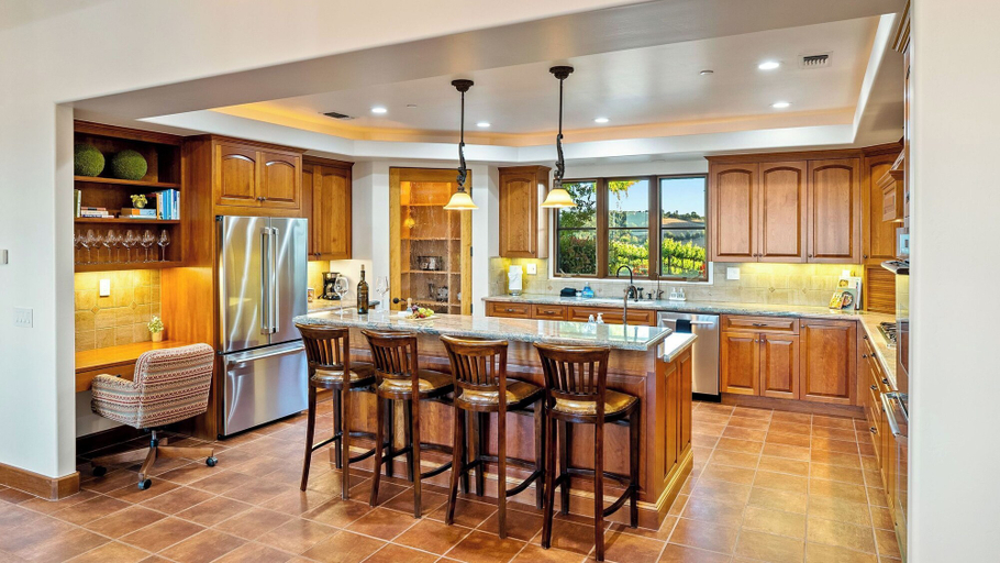 Others 2, Krisyn Vineyards by Avantstay Private Pool + Spa + Outdoor Kitchen Secluded + Panoramic Views, San Luis Obispo