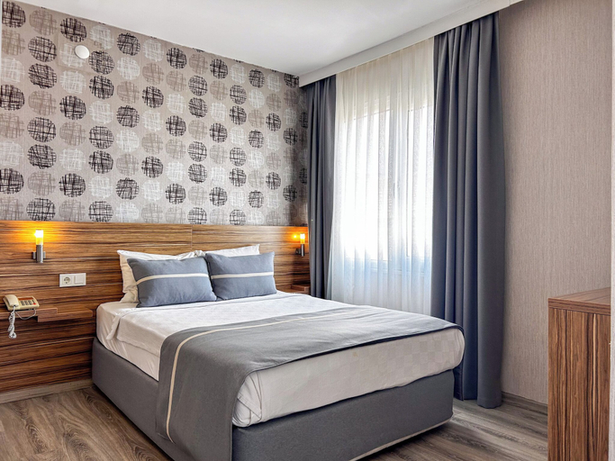 Bedroom 2, Acem Hotel, Ayvalık