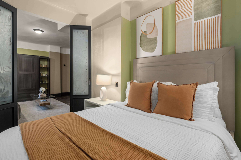 Others 3, Centrally Located APT in NYC Walk to Time Square, New York