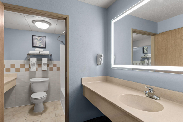 Bathroom 4, AmericInn by Wyndham Monmouth, Warren