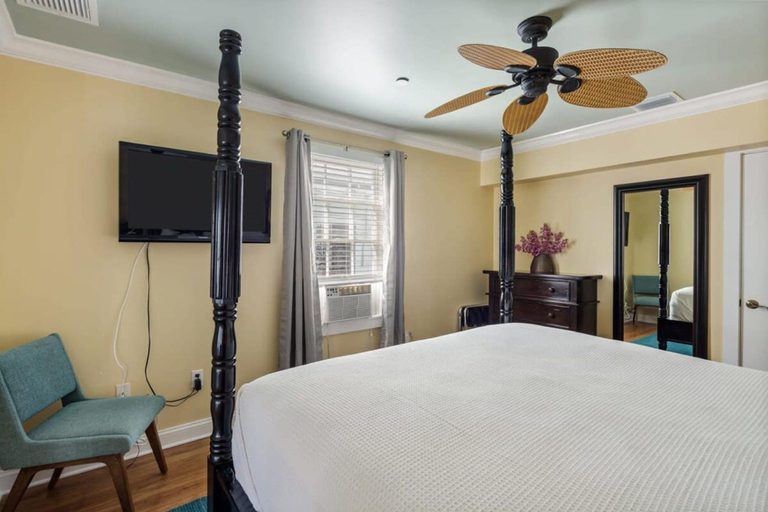 Others 3, Sky Suite on Duval by Brightwild Condo w Balcony, Monroe