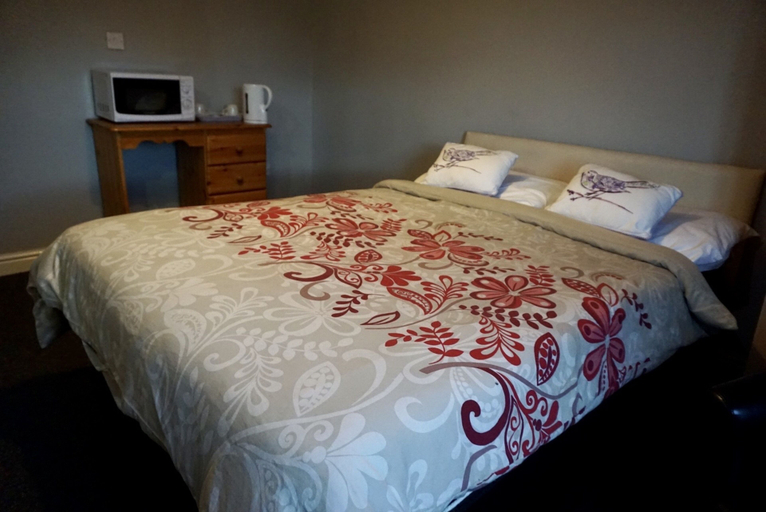 Bedroom 2, Adnans Hotel, Birmingham