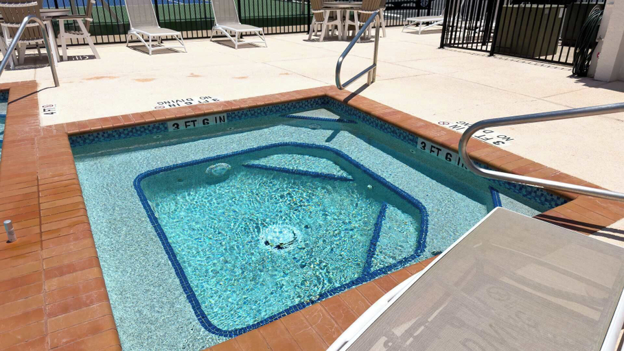 Others 3, Beachfront 2br, 5th Floor Views, Walkable SPI, Cameron