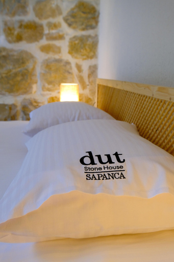 Others 3, Dut Sapanca