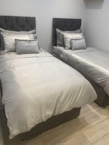 Bedroom 4, Modern 3-bed Apartment in Magherafelt Sleeps 8, Mid Ulster