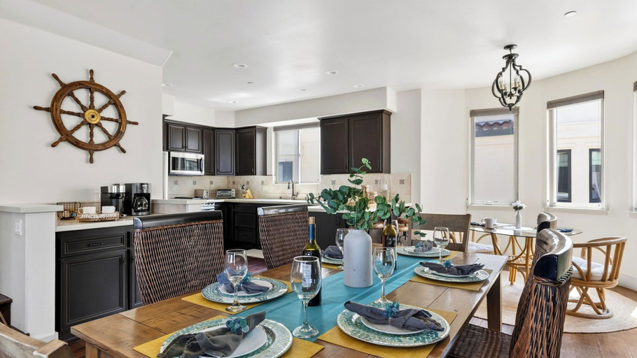 Others 3, Stimson Coastal Luxury by Avantstay Coastal Retreat With Rooftop Fire Pit 2 Blocks From Beach, San Luis Obispo