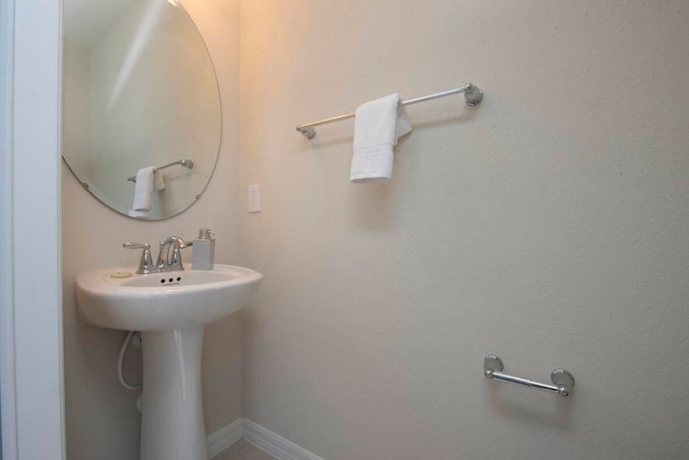 Others 3, 5BR Resort Townhome w/ Pool Near Disney, Polk