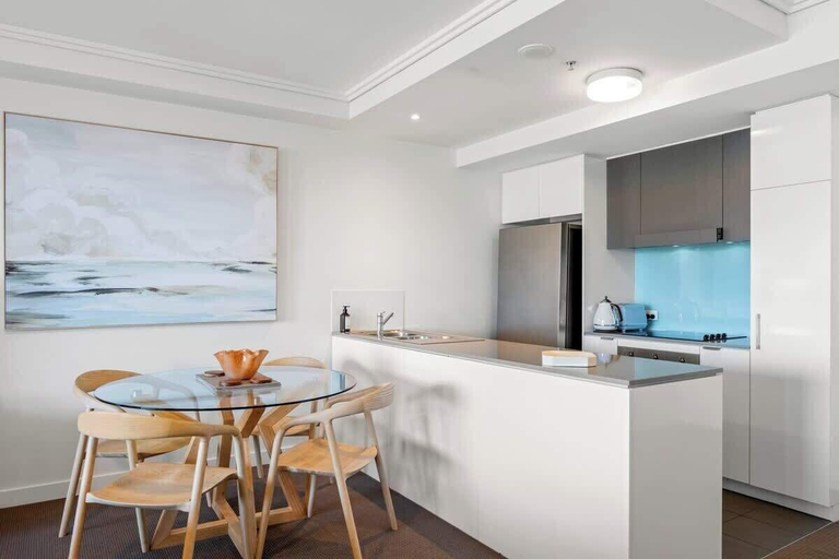 Others 3, Immaculate Top Floor Views! 2bed/2bath/1car/pool, Fortitude Valley
