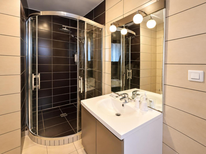 Bathroom 4, Divona Hotel & Bar  Au Cœur de Divonne-les-Bains, Ain