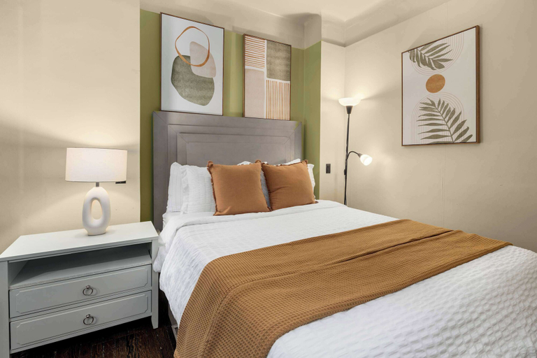 Others 2, Centrally Located APT in NYC Walk to Time Square, New York