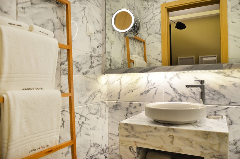 Bathroom 5, Browns Central Hotel, Lisbon