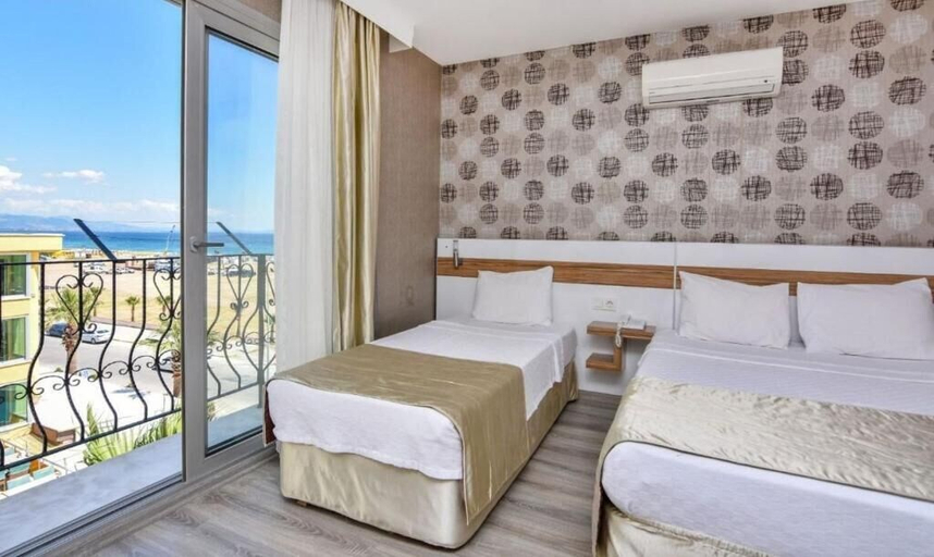 Bedroom 3, Acem Hotel, Ayvalık