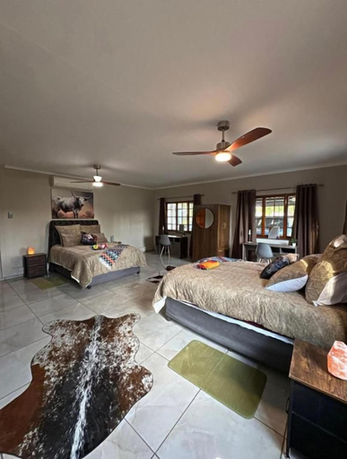 Others 5, Nguni Gaste Huis, Bojanala