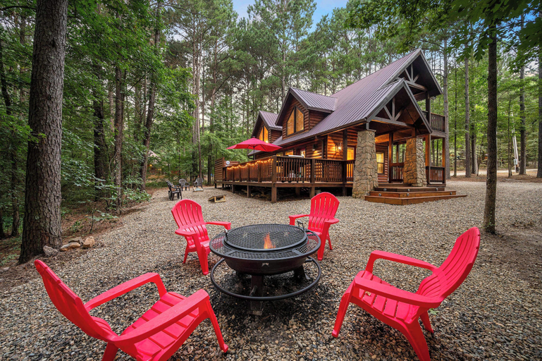 Others 4, Honey Bear - 1BR Cabin & Hot Tub, McCurtain