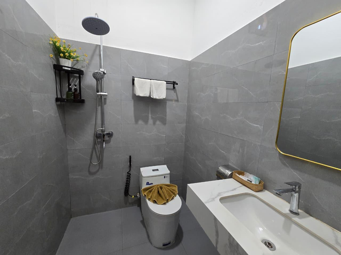 Bathroom, Sinh Chalern Hotel, Luang Prabang