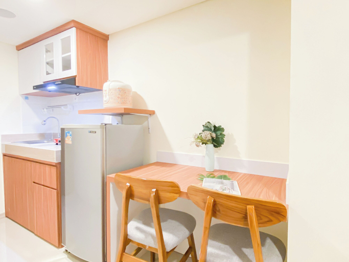 Others 2, Homey And Warm Studio Room At Apartment Meikarta District 2, Cikarang