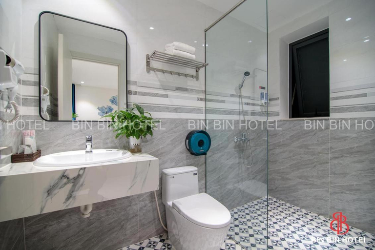 Bathroom 4, BIN BIN HOTEL 11- NEAR ISLAND DIAMOND, Ho Chi Minh City