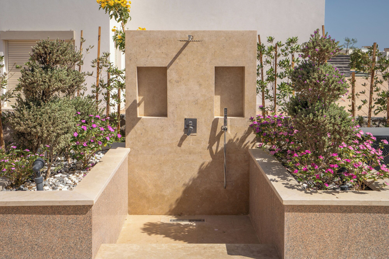 Others 2, Designer Golf Villa -Pool & Serene Views, Al-Ghurdaqah 2