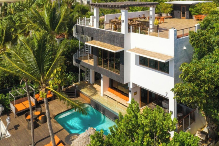 Others 3, Villa Teaka, Miami-Dade