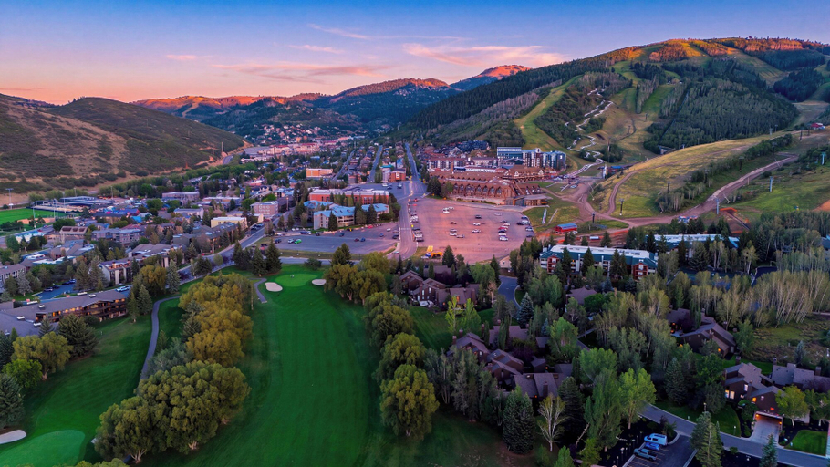 Others 3, Three Kings Condo by Avantstay Walk To Slopes Shared Pool + Spa Near Main St, Summit