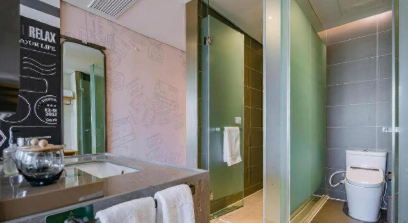 Bathroom 4, ibis xian North Second Ring Weiyang Rd Hotel, Xi'an
