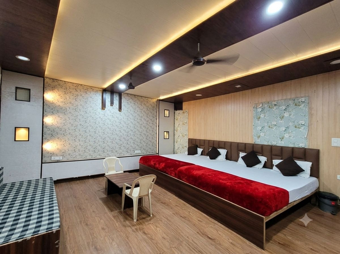 Others 5, Shri Pratap Dham, Mathura
