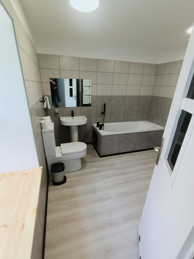 Bathroom, The Old Surgery, Gwynedd