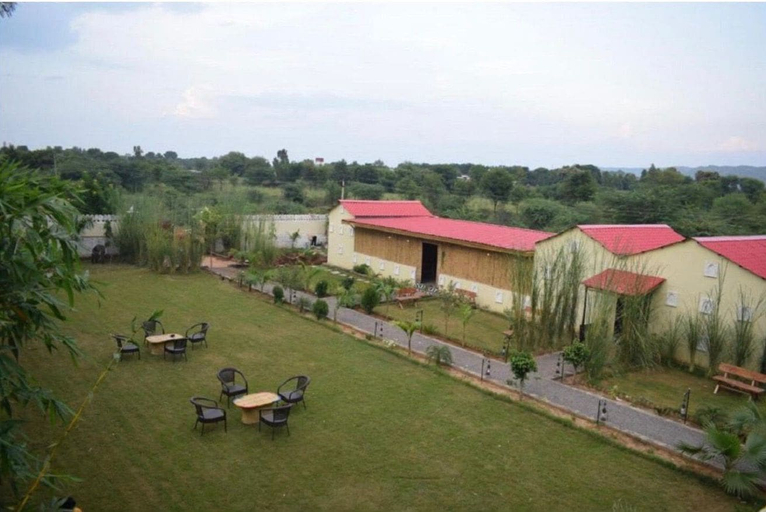 Others 5, Rann Meadows, Sawai Madhopur