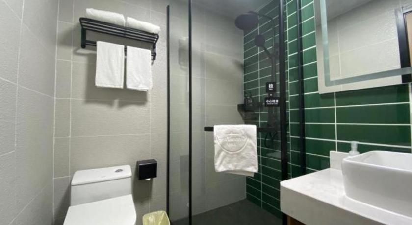 Bathroom 3, Green Tree Inn Huangshan Yixian County Xidi Hongcu, Huangshan