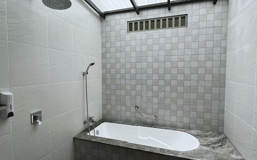 Bathroom 3, Baleeyan , Phuket Island
