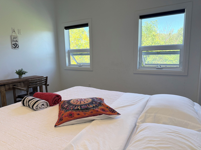 Others 3, Group Contemporary Rooms near the Falls, Niagara