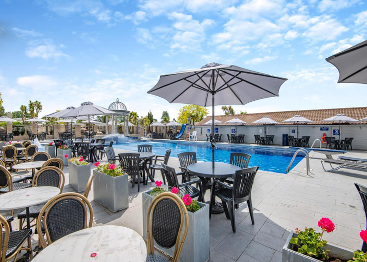 Food & Drinks 5, Foxhunter Park, Kent