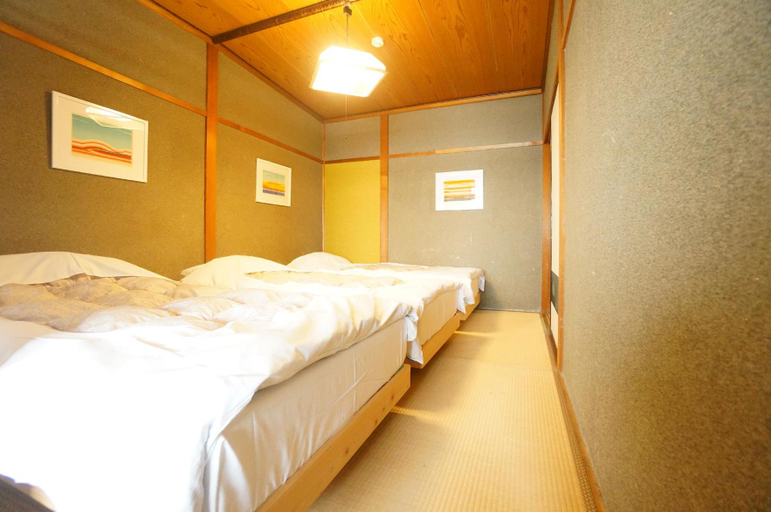 Bedroom 2, Momiji Takayama, Takayama