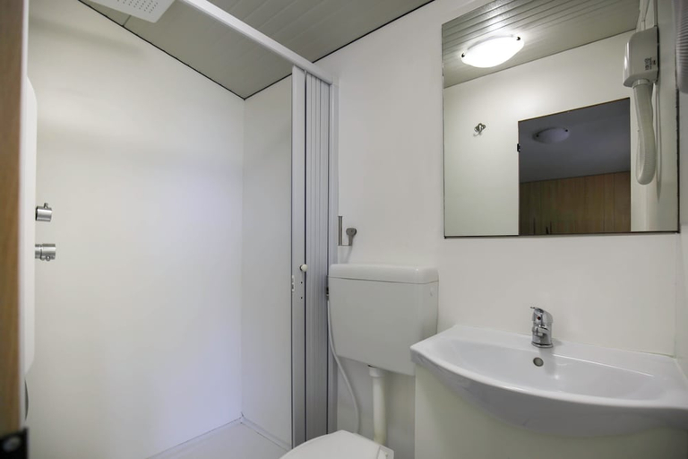 Bathroom 4, Hostel & Glamping Santa Fortunata, Napoli