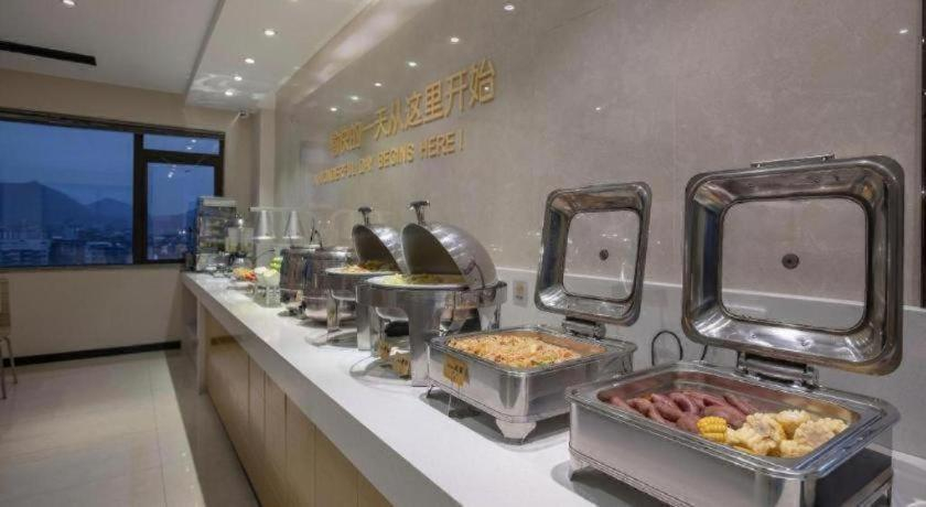 Food & Drinks 5, JTOUR Inn Yizhou Hechi College Pedestrian Street, Hechi