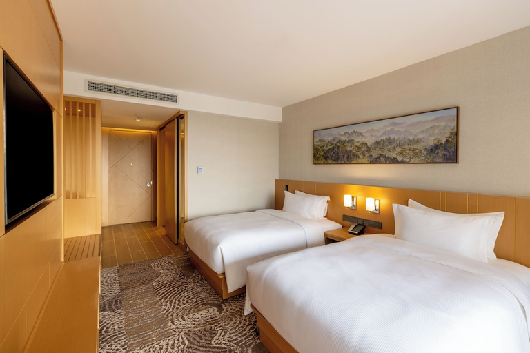 Bedroom 2, DoubleTree by Hilton Vientiane, Vientiane