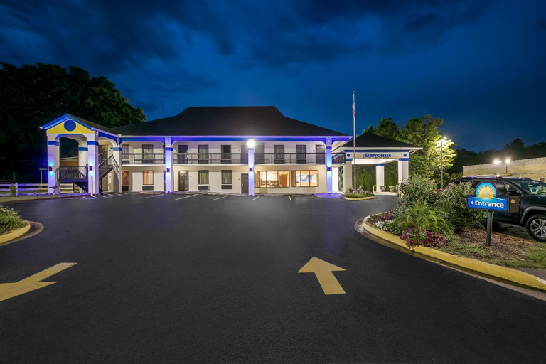 Exterior & Views 2, Days Inn by Wyndham Elberton, Elbert