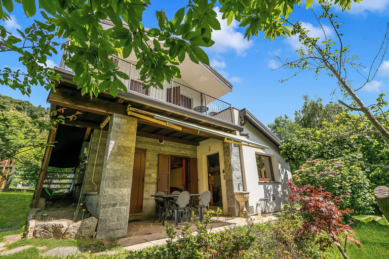 Others 1, Chalet La Gigliola, Varese