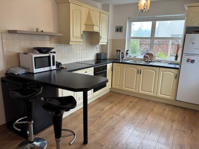 Others 2, Charming 4-bedroom House in Skibbereen - Pet Friendly Retreat
