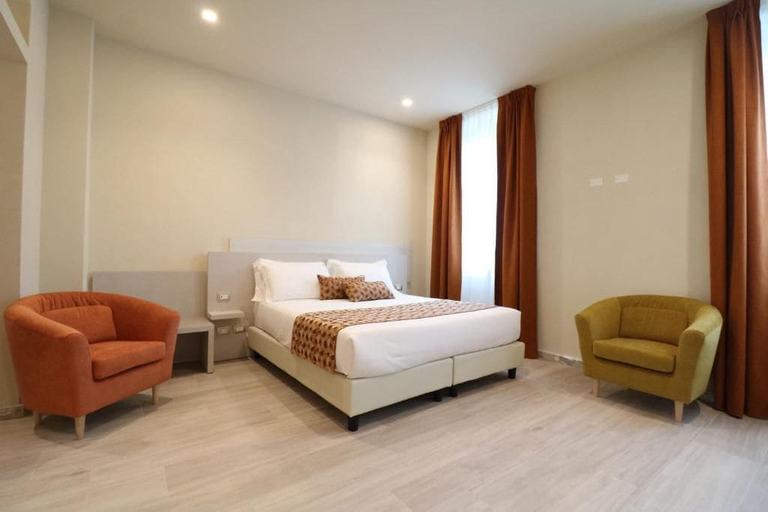 Bedroom 4, Doride Suites Boutique Hotel, Massa Carrara
