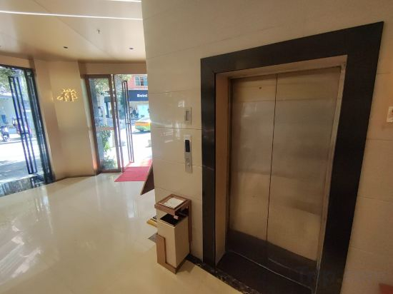 Others 5, Xianghua Hotel (Longli Snack Street), Qiannan Buyei and Miao