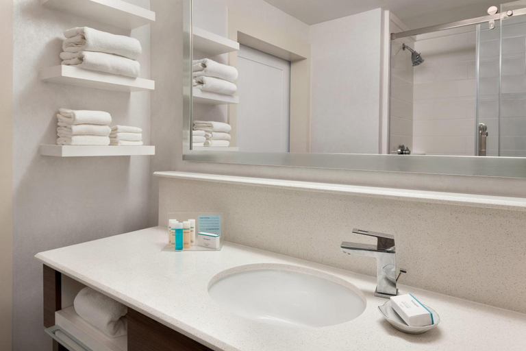 Bathroom, Hampton Inn Denville/Rockaway/Parsippany, Morris