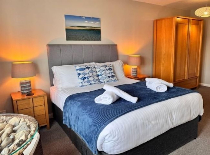 Bedroom 1, The Waterfront Inn, Devon