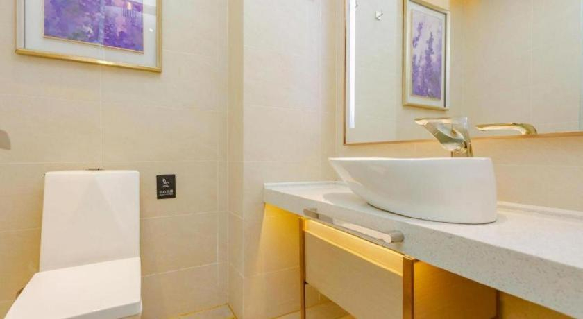 Bathroom 5, Lavande Hotels Jiangyou Monument, Mianyang