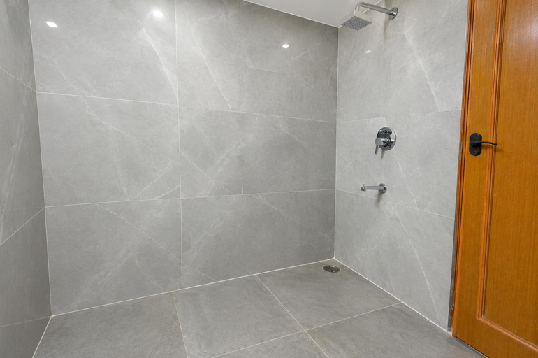 Bathroom, Mansarovar Hotel & Banquets, Bareilly